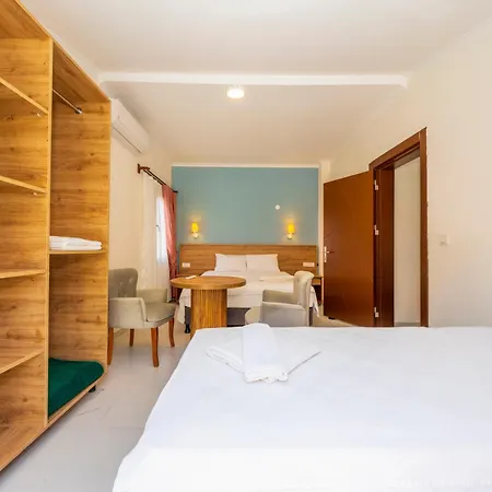 Hotel Katre 4*