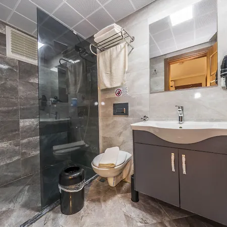 Hotel Katre 4*