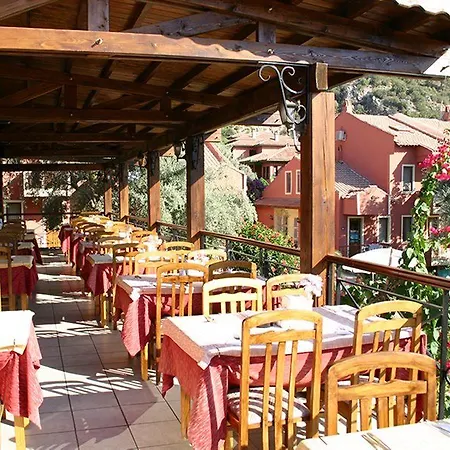 Hotel Katre 4*