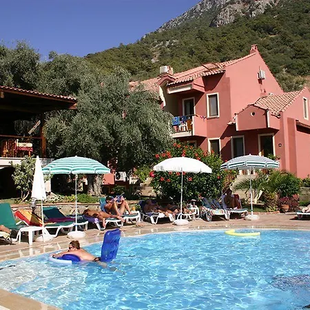 Hotel Katre 4*