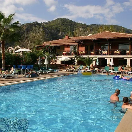 Hotel Katre 4*