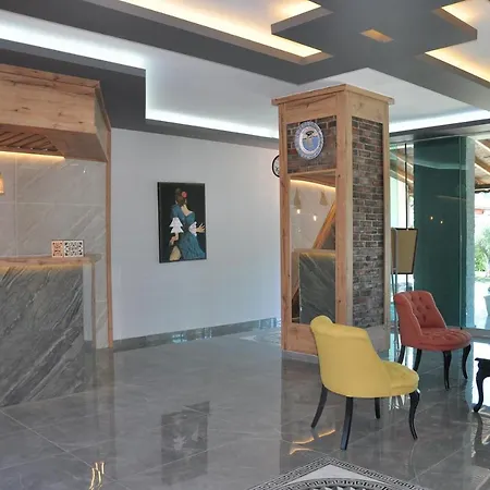 Hotel Katre 4*